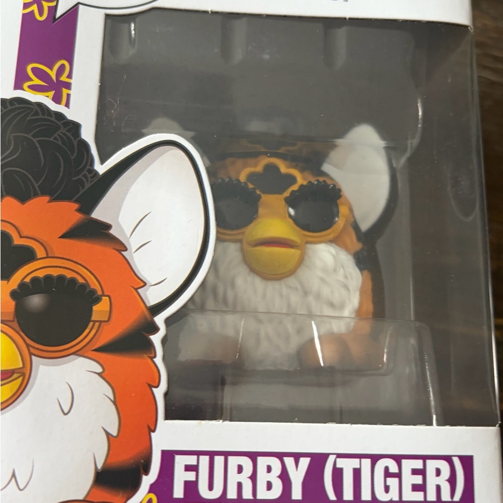 Funko Furby (Tiger) Vinyl Figure - Orange & White - Picture 5 of 5